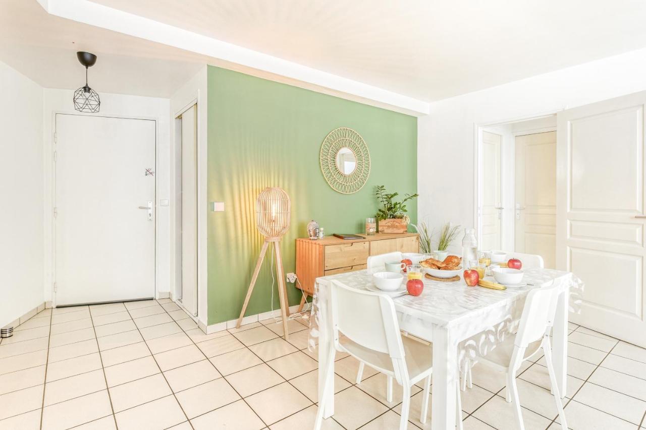 Appart'Hotel Versailles Saint Cyr L'Ecole - Gare Sncf A 100M Et Parking Prive Exterior photo