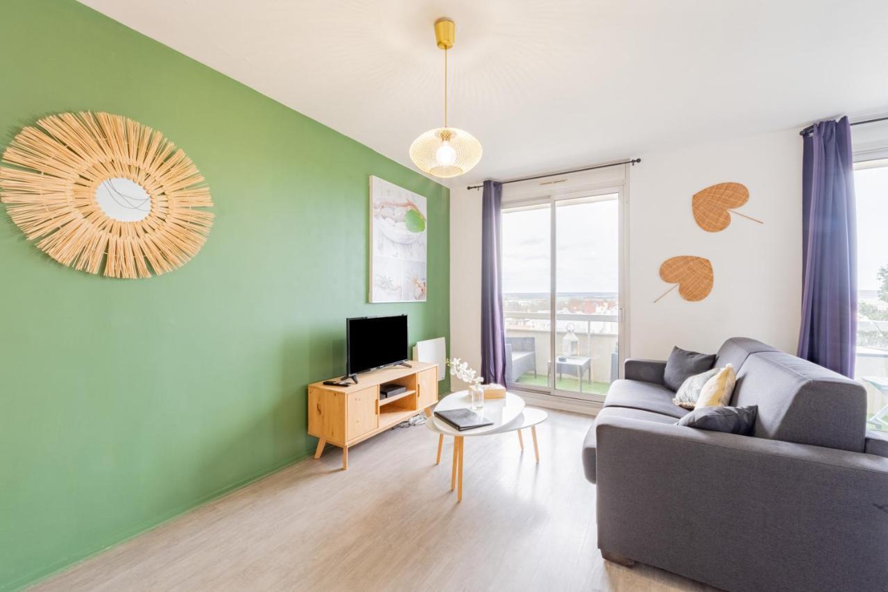 Appart'Hotel Versailles Saint Cyr L'Ecole - Gare Sncf A 100M Et Parking Prive Exterior photo